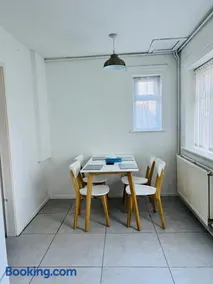 semi-detach - Image 1