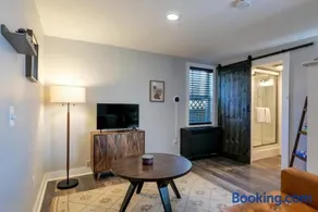 Cozy 1BR w/ 4min walk to Downtown [Blueberry Hill] - Image 1