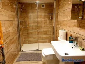 Elegant 2 bed apartment in Manchester - Image 5