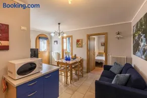 Apartamento vacacional apta para familias con barbacoa y jardín | Vistas a la montaña | Junto al esquí | Acepta mascotas - Image 2