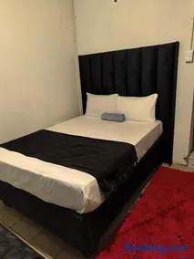 GLESTER GUEST HOUSE - Image 2