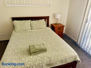 Four bedroom large family home close to Ipswich city - Image 2