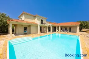 Villa Pomegranate Tree - Image 4