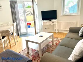 Marina Waves Apartment- Brighton, free parking, patio, ground-floor holiday home, one bedroom, sleeps 3 - Image 3