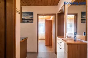 Merveilleux appartement de vacances adapté aux familles avec barbecue, jardin et terrasse | Vue montagne - Image 2