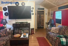 Redneck Mountain Cabin Rentals and Camping - Image 2