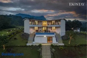 EKOSTAY - Infinity Villa with infinity pool - Image 3