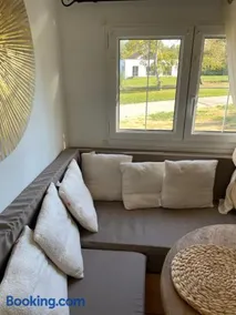 TINY HOUSE - Image 1