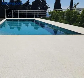 Apartment with private pool - Image 2
