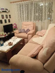 Dana's room with free wifi and parking - Image 4