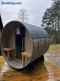 Peak Fall view Cabin with Stargazing Dome, Sauna, Hot Tub, Pickleball, Firepit - Image 2