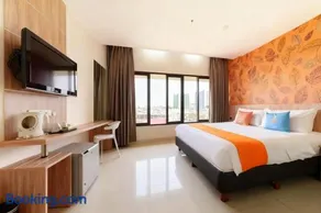 The Green Hotel Bekasi - Image 2