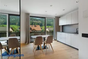Apt Hofer Heidi - Image 2