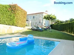 Quaint & Peaceful Barcelos Villa 3 Bedrooms Villa Mycenaean Private Pool - Image 1