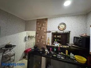 CASA DE DOIS PAVIMENTOS COM SUITEs - Image 3
