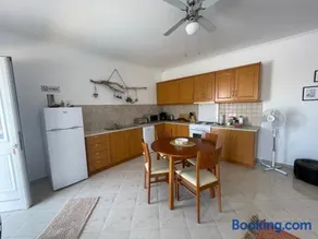Dans une villa avec piscine privée, calme, proche des plages, vues mer et montagnes - Image 5