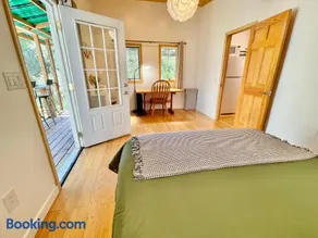 Comfy Studio near Trails & Beaches - Image 5