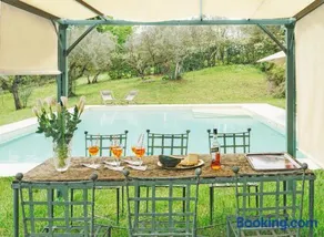 Apartments Florence Villa la Medicea with Swimming Pool - Image 2