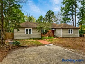 Pool River House - Image 1