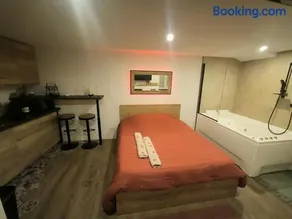 Love Room, studio Woody Spa , Balnéo - Image 2