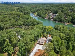 The Starling Bear Den on Lake Keowee - Image 5