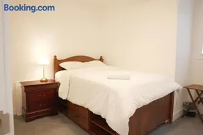 New Luxury Walkout Suite Near University-BY ROOM - Image 2