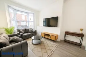Quiet & Modern 3-Bed Home Near Beach & Marina - Image 1