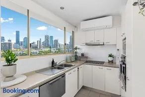 Sensational cliff-top waterfront - Image 2