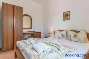 Apartments and Rooms Villa Chiara - Image 4