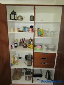 The Hopeful Hut-Cosy beach vibes-Bring the dog & boat - Image 2