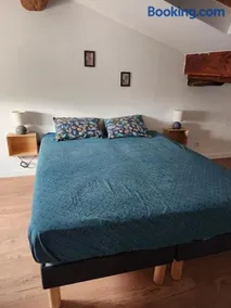 T3 Duplex with bike garage close - Image 3
