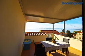 Apartman Podraduč Murter sa pogledom na more - Image 1