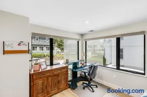 Suite Escape of Marblehead - Image 2