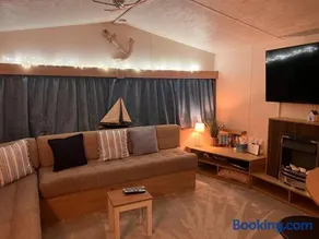 Coastal Beachfront Caravan - Image 3
