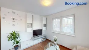 CROWN LIVING Design Apartment Dornbirn - zentral Gelegen, WLAN, kostenlosem Parkplatz und Self Check-in, ideal für Geschäftsreisende und Feriengäste - Image 4