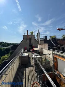 Rustic lakeside gem with rooftop looking to Zurich see - Image 1