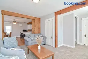 Large 3Bd Apt in Athol - Image 3