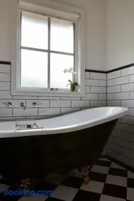 Tiffany's Cottages - Image 4