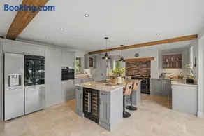 4 Bed in Taunton oc-w35167 - Image 2