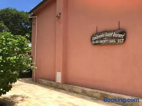 Três praias para ir a pé Térreo 2 vagas de estacionamento Ar Condicionado - Image 1