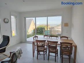Maison vue sur mer avec jardin - Image 2