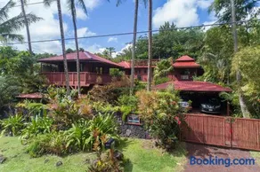 The Bali House and Cottage at Kehena Beach Hawaii - Image 1