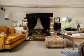 Weeke Brook - Quintessential thatched luxury Devon cottage - Image 1