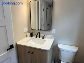 Boston First floor condo - Image 2