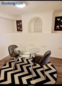 Gravesend 1 Bedroom Flat 2 Min Walk to Station & Town Centre - B - Image 4
