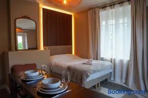 1 Peraudel Suite & Appartements - Image 3