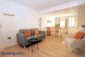 Cute Central Georgian Cottage - Image 2