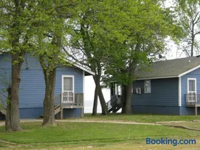 Virginia Landing Camping Resort Cabin 2 - Image 1