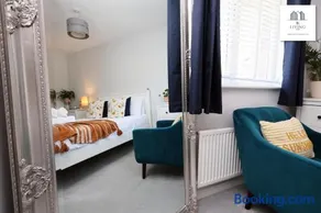 Spacious 3 Bed Home In The Heart Of Bridgend - By EKLIVING LUXE Short Lets & Serviced Accommodation - Image 5