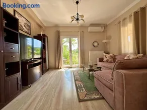 Mina's serene garden house - Image 1